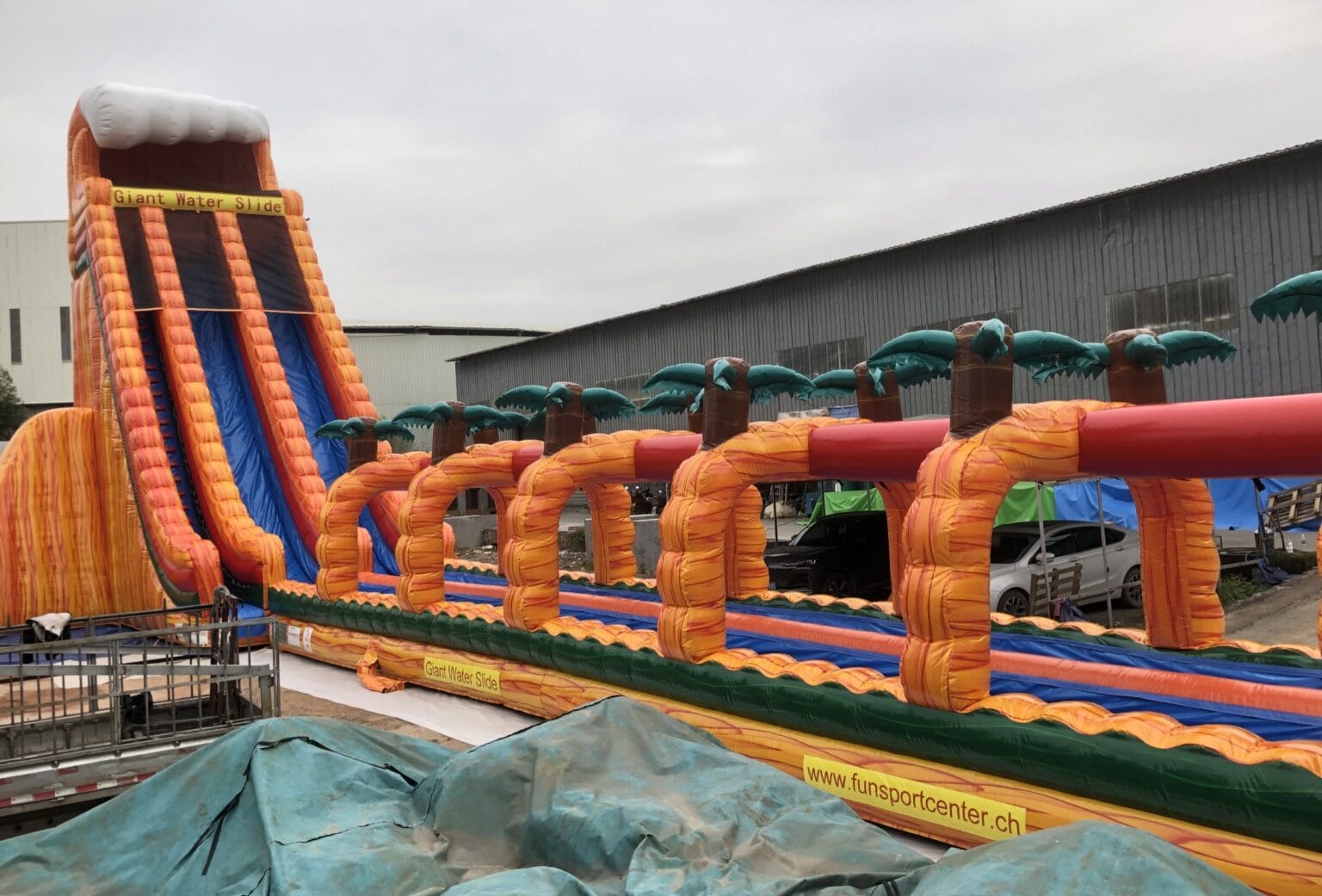 Grösste Wasserrutsche in der Schweiz Giant Waterslide mieten