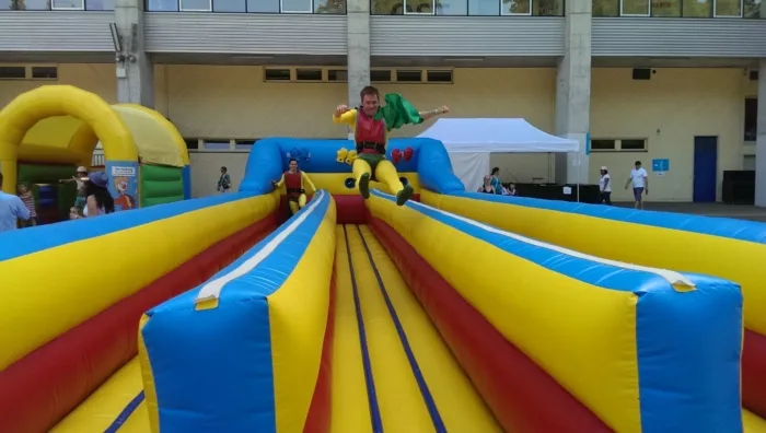 Hüpfburg Bungee Run mieten