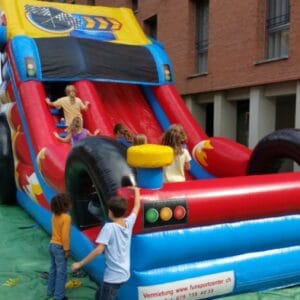 Hüpfburg Car Slide